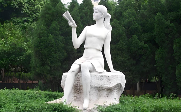 千年匠心，傳世之美——優(yōu)藝雕塑定制人物石雕藝術(shù)