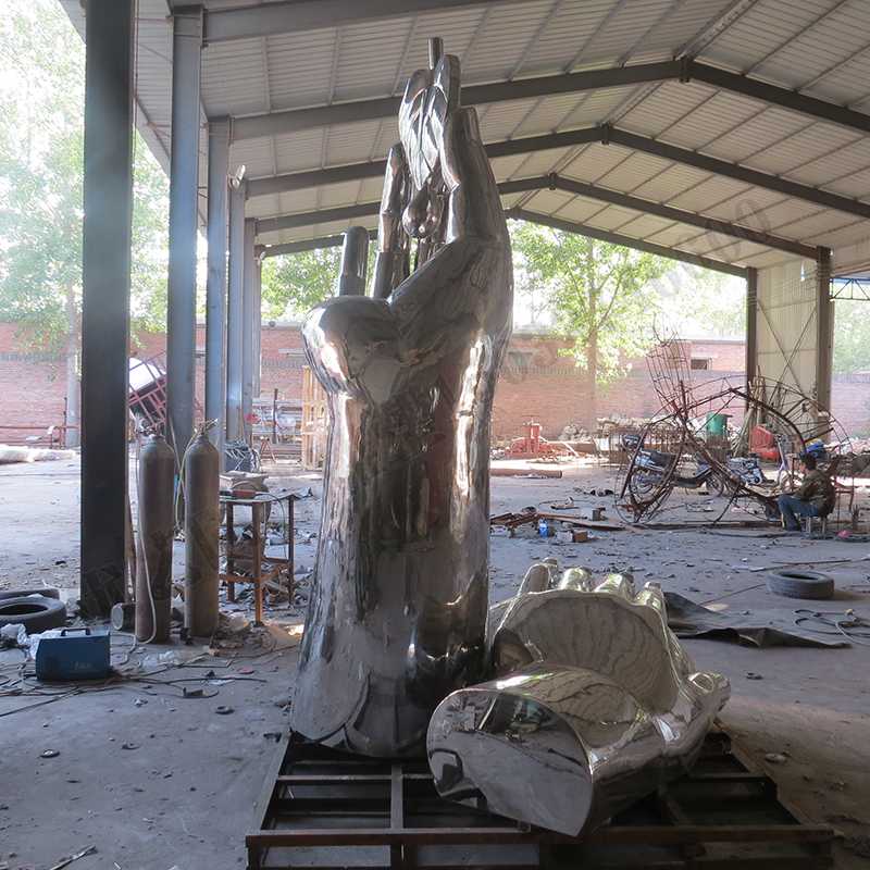 水滴主題不銹鋼雕塑，雙手不銹鋼雕塑，手托水滴景觀雕塑